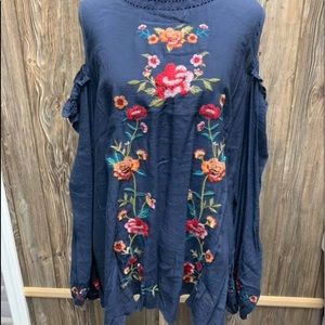 Cute cold shoulder top!